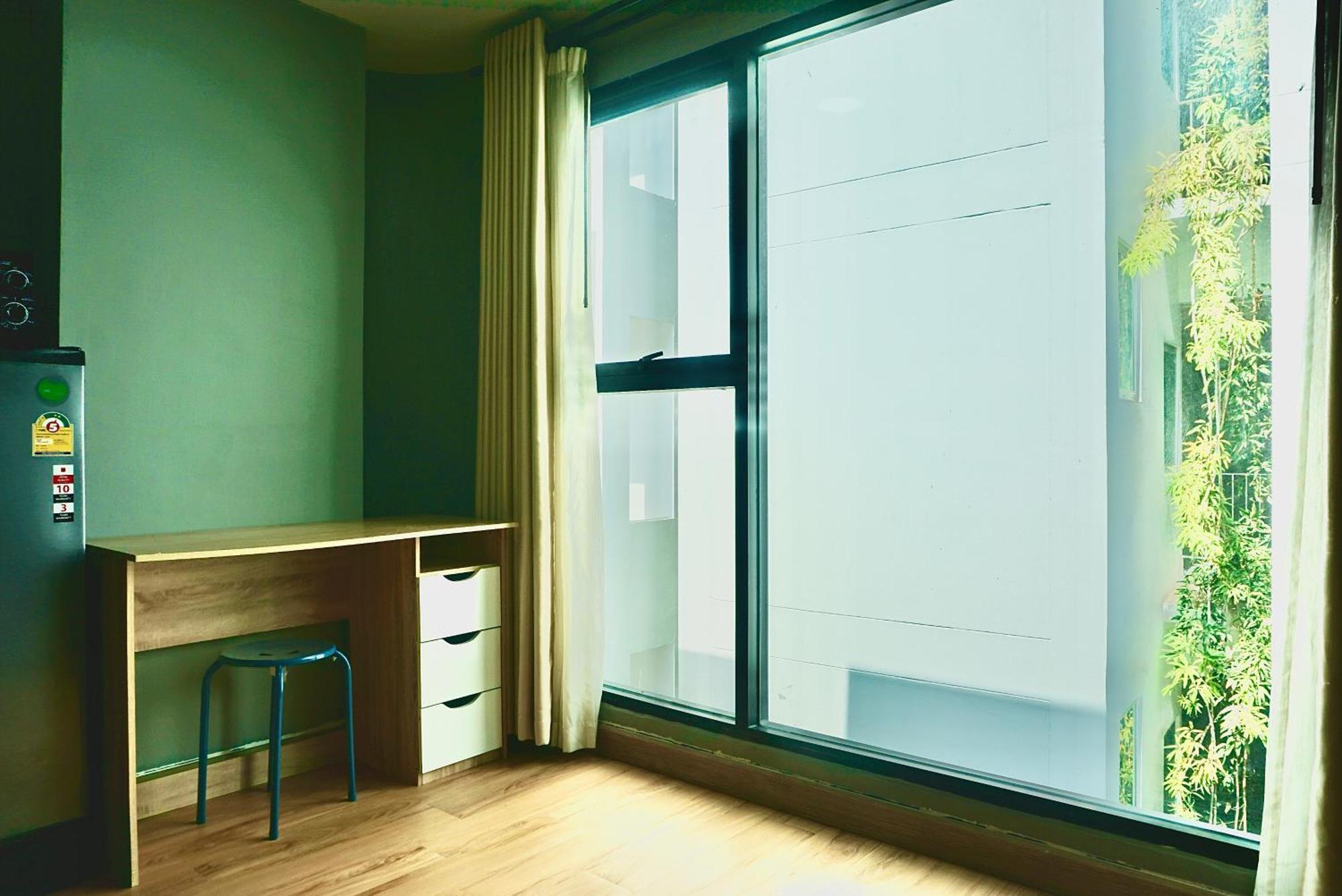 Hash Apartment With Unique Chill Design At Silom Soi 3 Bangkok Esterno foto