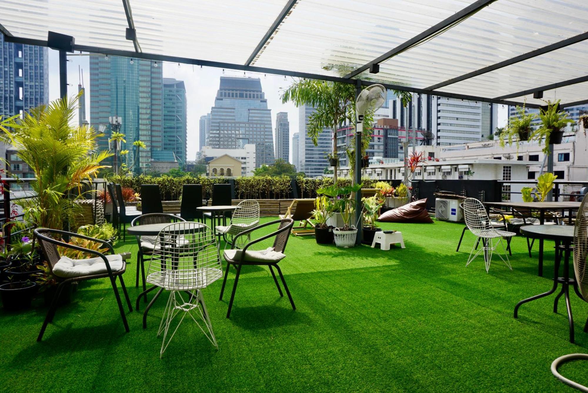 Hash Apartment With Unique Chill Design At Silom Soi 3 Bangkok Esterno foto